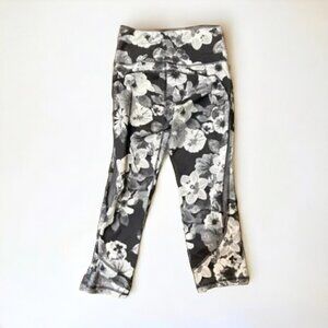 Old Navy Active Go Dry Fitted Leggings Black and White Floral, Women’s Medium